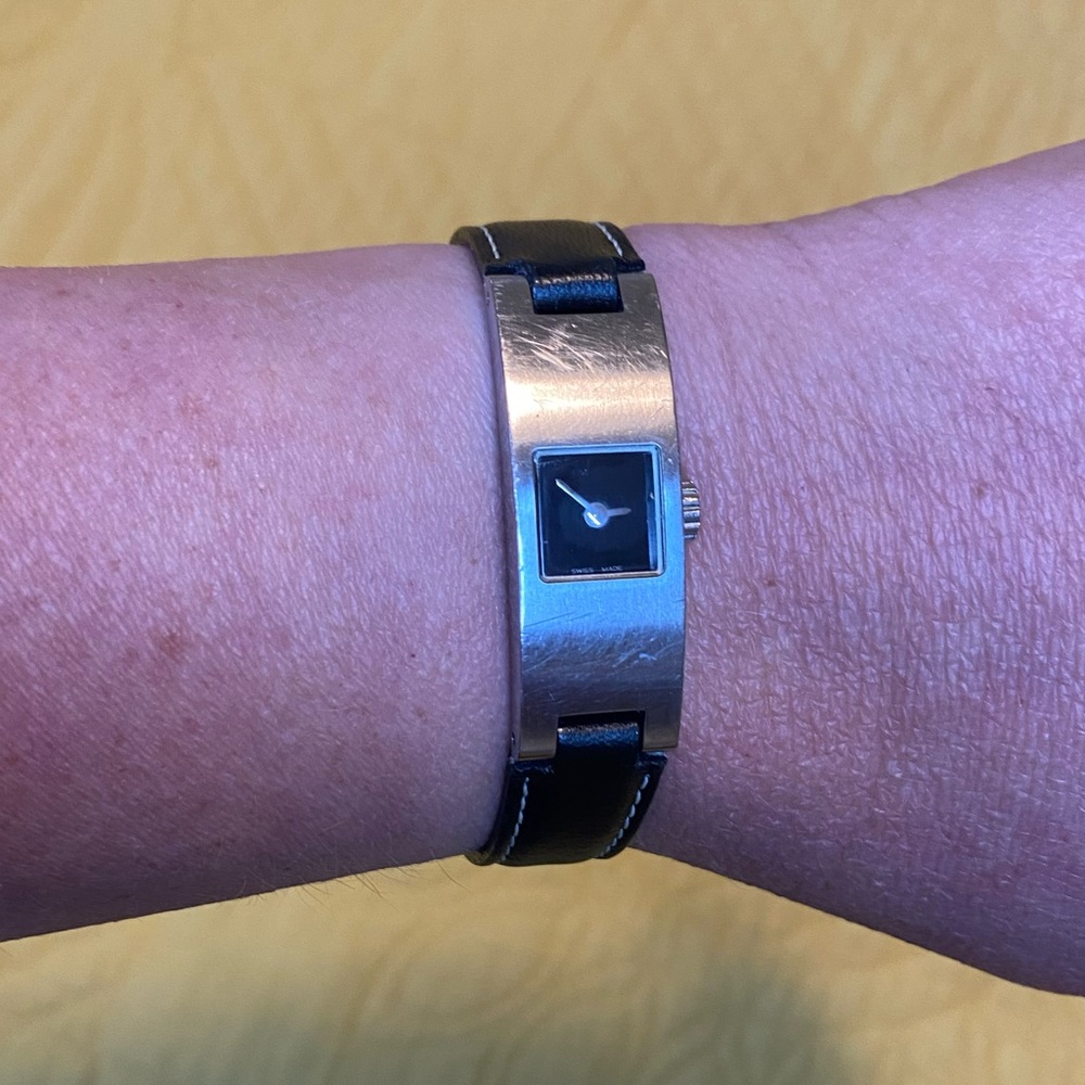 EUC -Vintage Coach Stainless Steel Women's Watch, Black Leather Band, 0169 model